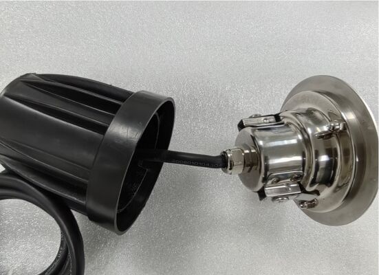 ضوء حمام سباحة RGB LED DC12V الجهد المدخل 100lmw كفاءة الضوء مضيئة مضادة للماء حلول الإضاءة تحت الماء