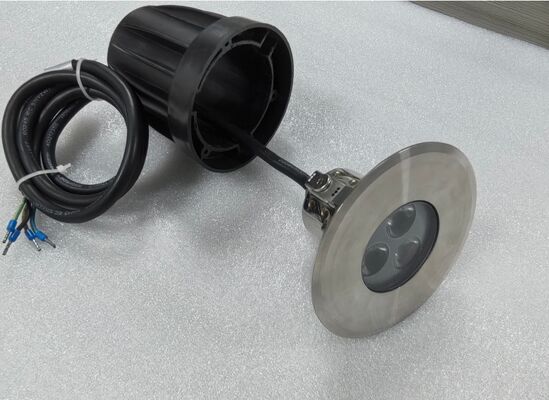 100lmw مصابيح المسبح LED 98mmx88mm حلول الإضاءة الخارجية المقاومة للمياه الدائمة للمسبحات التجارية والسكنية