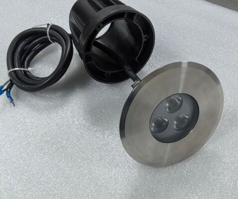 أضواء حمام سباحة بيضاء LED 20°C إلى 45°C نطاق درجة الحرارة 98mm قطر 88mm عمق مضاءة للماء