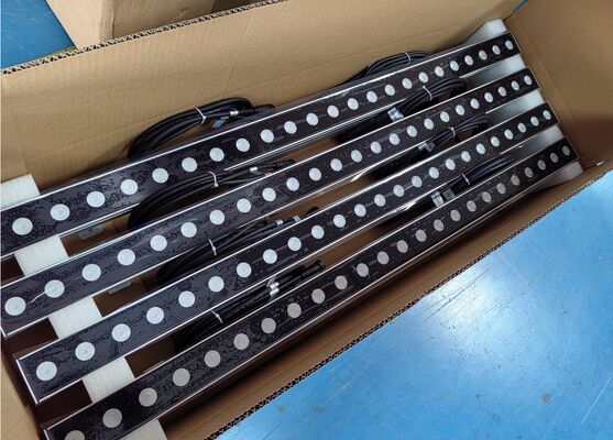 2700K-6500K درجة حرارة اللون مصابيح غسالة الحائط الخارجية مصممة لتقديم الألوان المتسقة والعمل في ظروف الطقس المختلفة