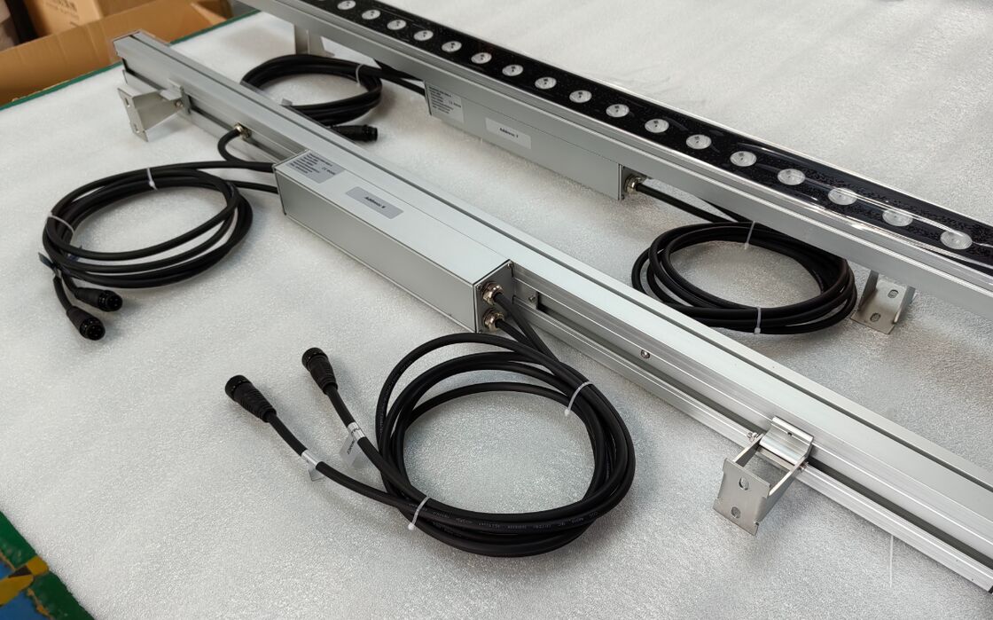 3 سنوات فترة الضمان مصابيح غاسلة الجدران LED سبائك الألومنيوم بطول 1 متر وحلول الإضاءة لإضاءة الواجهات المعمارية